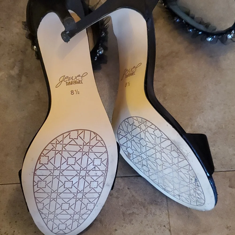 Badgley mischka jewel black heels sz 8.5